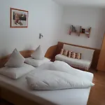 Larcher شقة كاونرتال